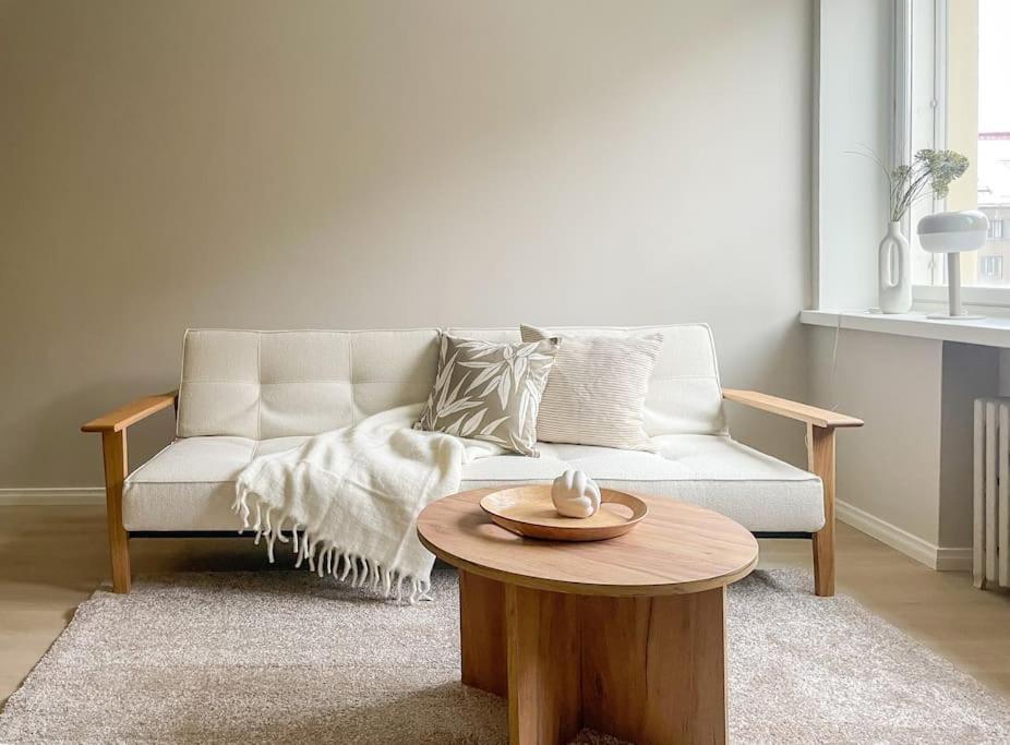 1br Next To The Park Lägenhet